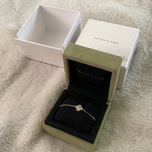 Van Cleef & Arpels sweet alhambra bracelet